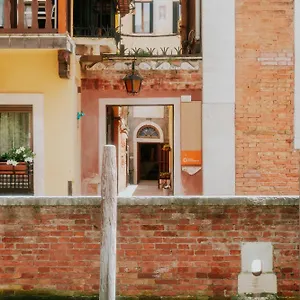 https://casa-accademia-venice.hotelslidodijesolo.com